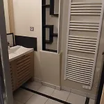 De 90 M2 Climatise Avec Terrasse *