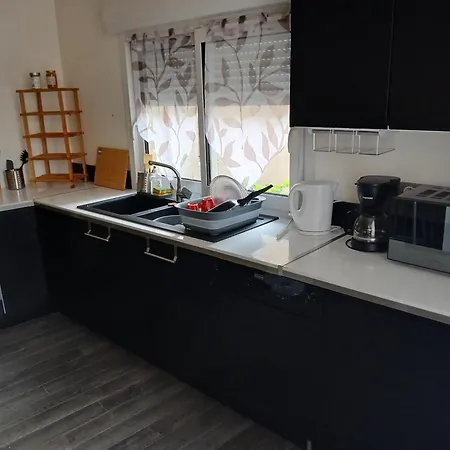 아파트 De 90 M2 Climatise Avec Terrasse *