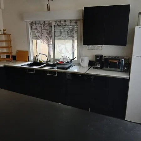 De 90 M2 Climatise Avec Terrasse 오비에르