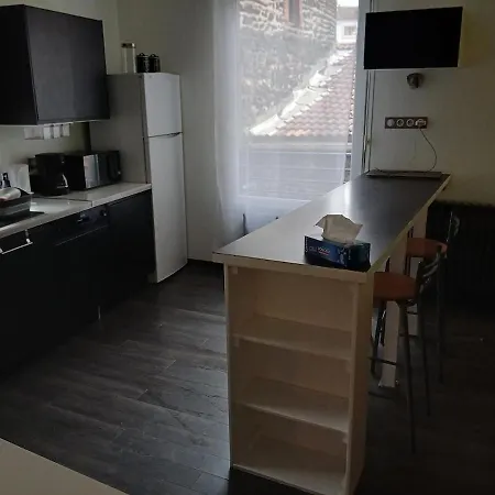 De 90 M2 Climatise Avec Terrasse *