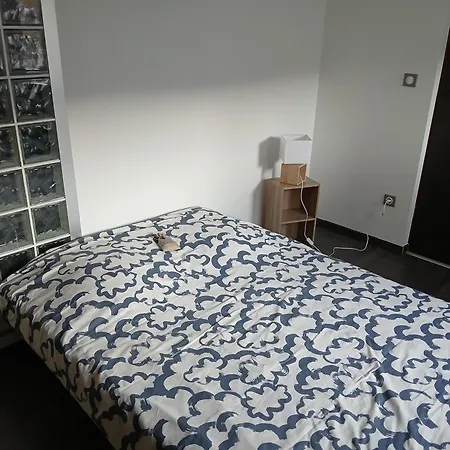 De 90 M2 Climatise Avec Terrasse * 오비에르