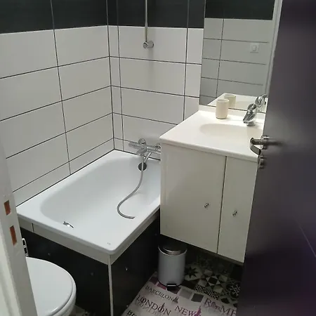 De 90 M2 Climatise Avec Terrasse