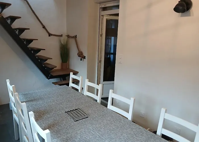 De 90 M2 Climatise Avec Terrasse 아파트 *