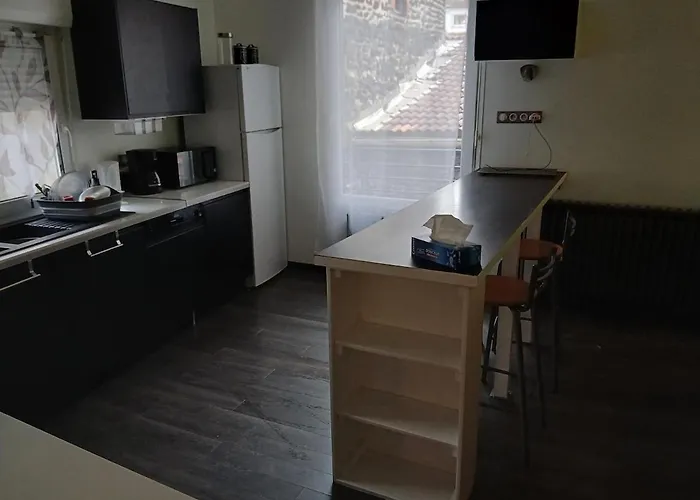 De 90 M2 Climatise Avec Terrasse *