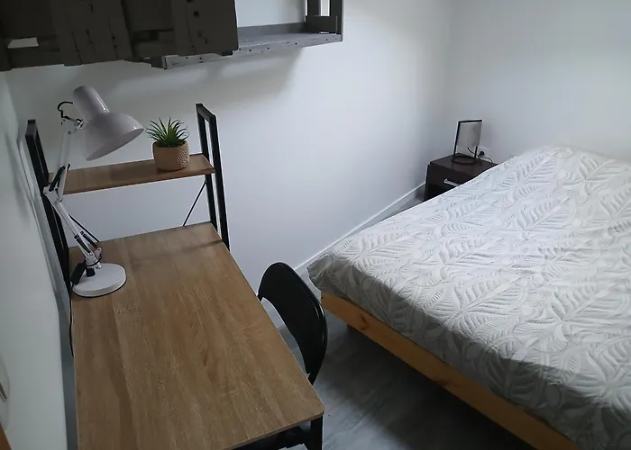 De 90 M2 Climatise Avec Terrasse 아파트 *