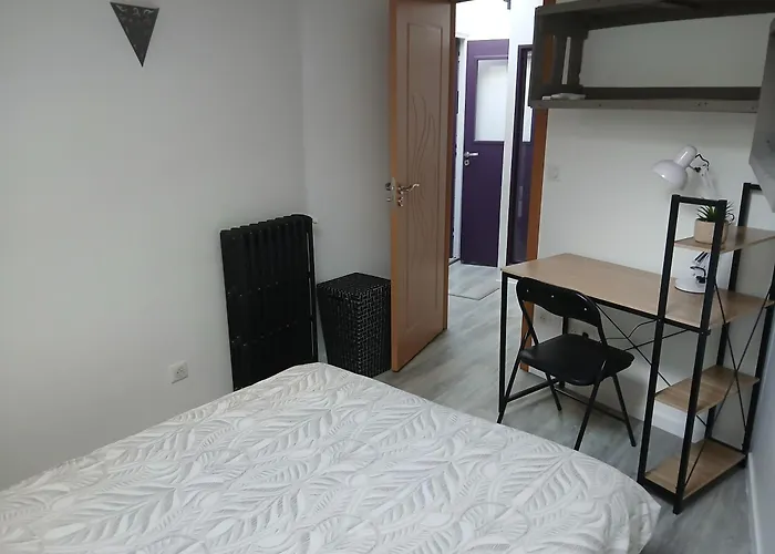 De 90 M2 Climatise Avec Terrasse 아파트 *